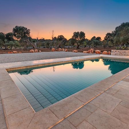 Vilaa Isa Beautiful Villa And Trullo In Ostuni Exterior foto