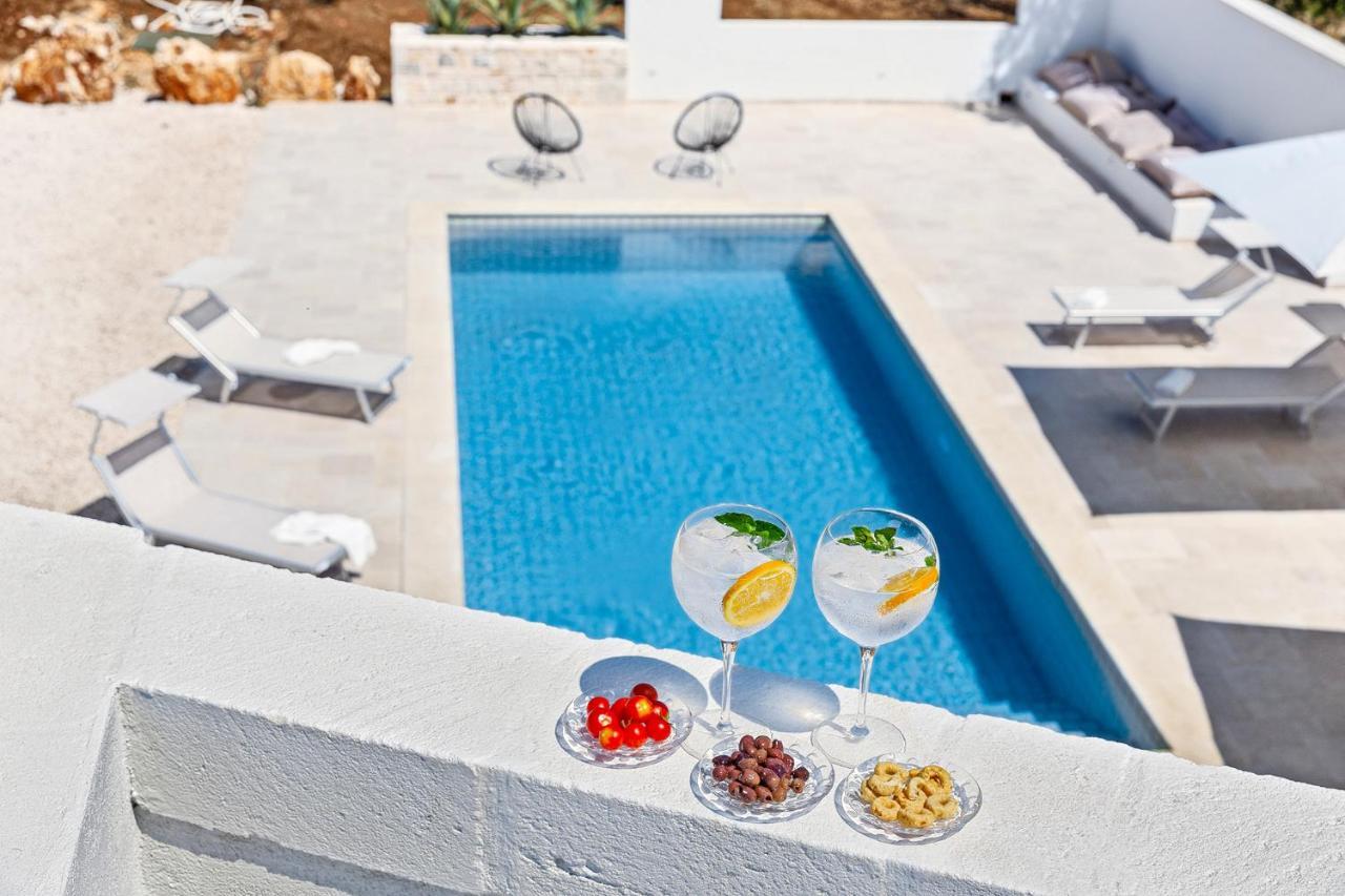Vilaa Isa Beautiful Villa And Trullo In Ostuni Exterior foto