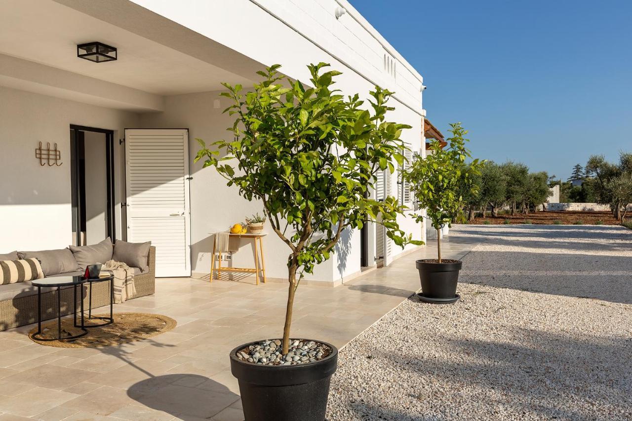 Vilaa Isa Beautiful Villa And Trullo In Ostuni Exterior foto