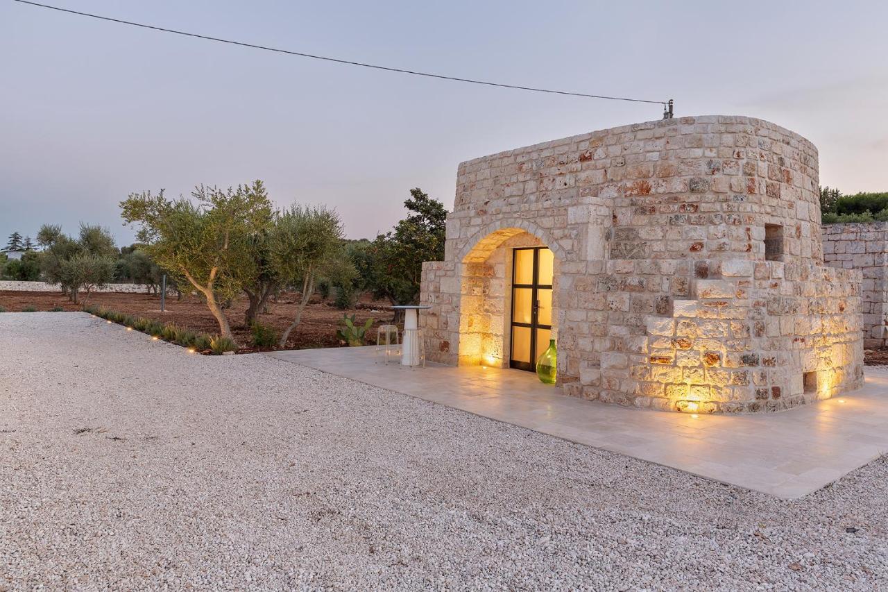 Vilaa Isa Beautiful Villa And Trullo In Ostuni Exterior foto