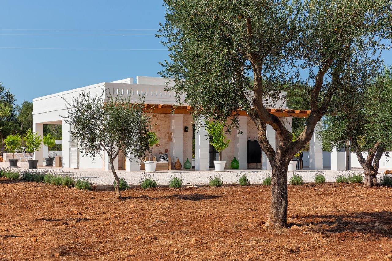 Vilaa Isa Beautiful Villa And Trullo In Ostuni Exterior foto