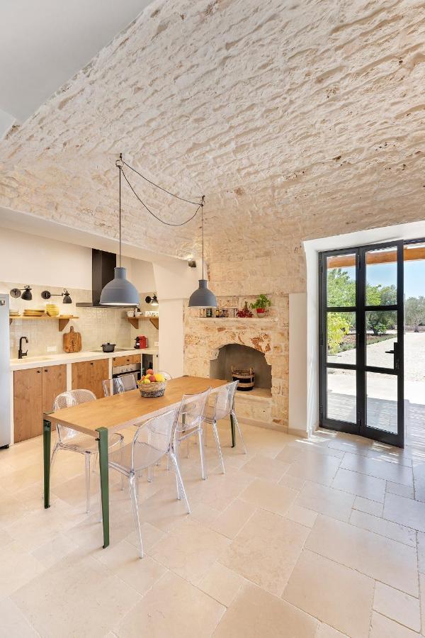 Vilaa Isa Beautiful Villa And Trullo In Ostuni Exterior foto