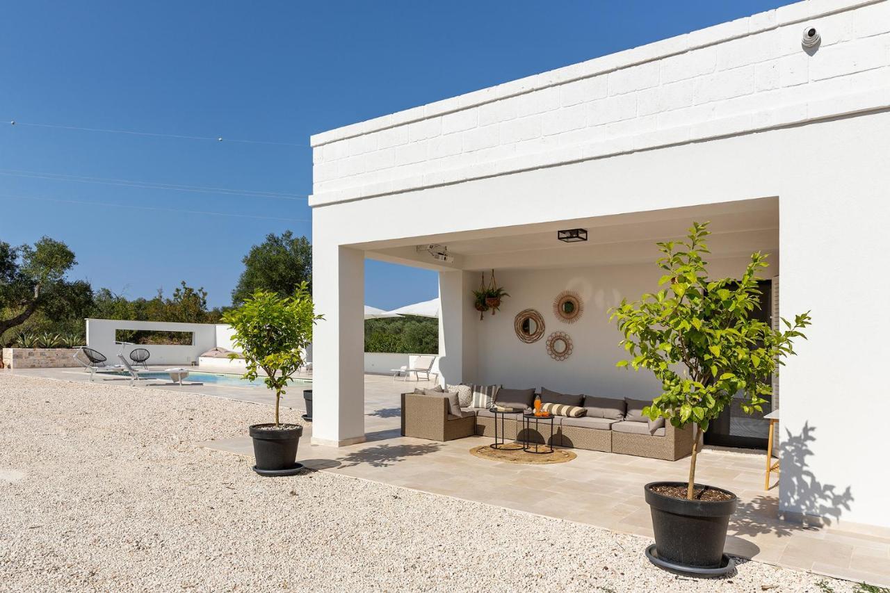 Vilaa Isa Beautiful Villa And Trullo In Ostuni Exterior foto