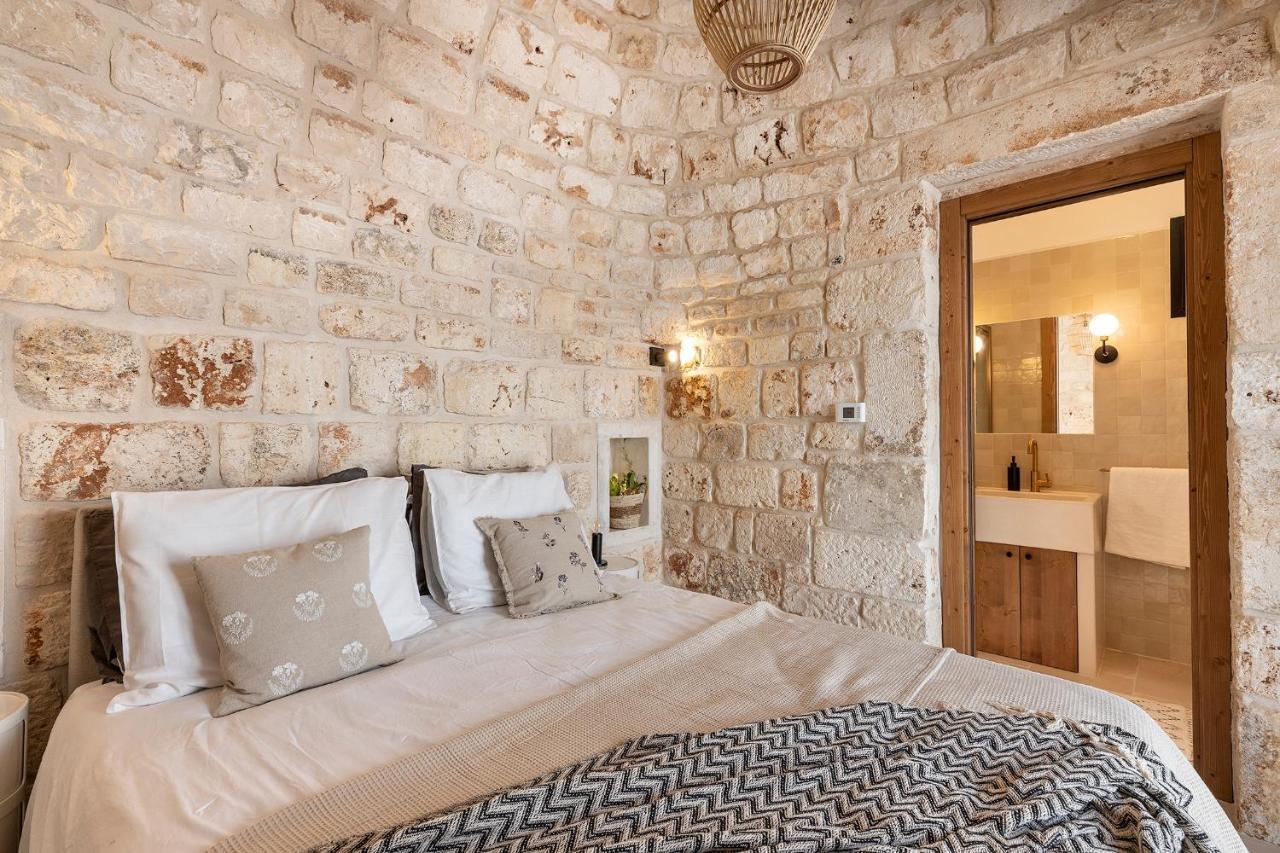 Vilaa Isa Beautiful Villa And Trullo In Ostuni Exterior foto