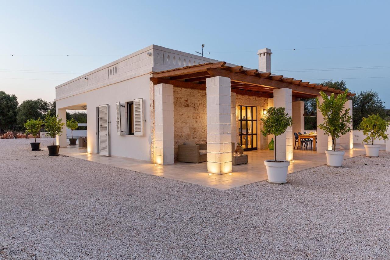 Vilaa Isa Beautiful Villa And Trullo In Ostuni Exterior foto