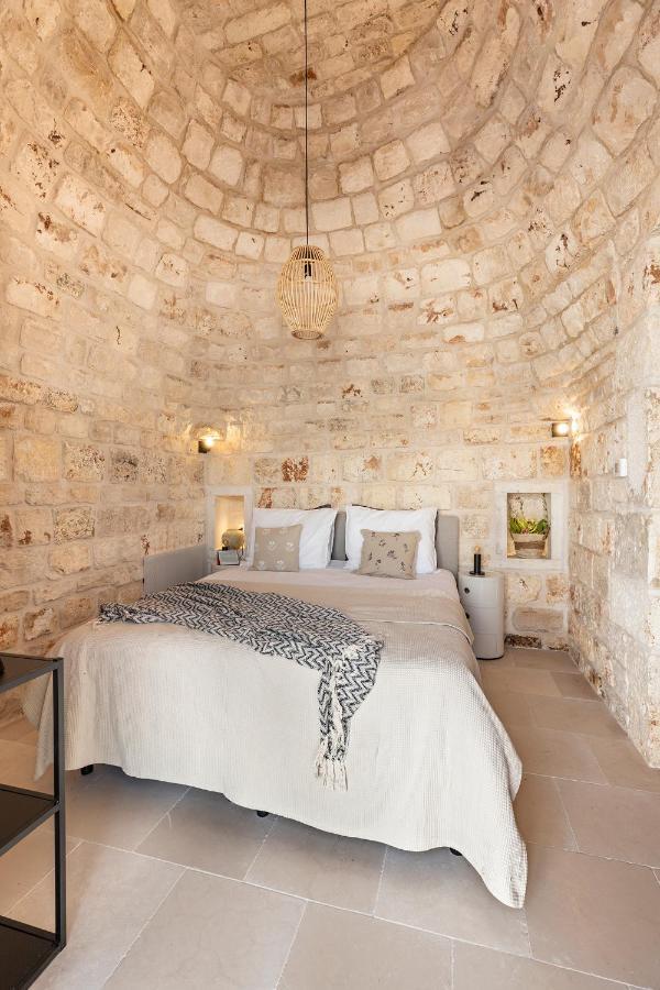 Vilaa Isa Beautiful Villa And Trullo In Ostuni Exterior foto