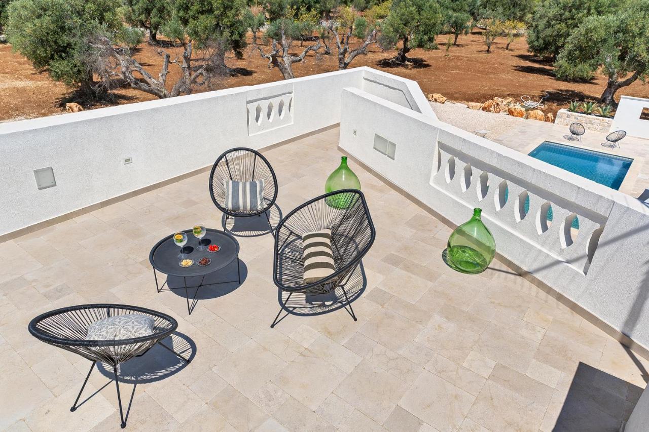 Vilaa Isa Beautiful Villa And Trullo In Ostuni Exterior foto