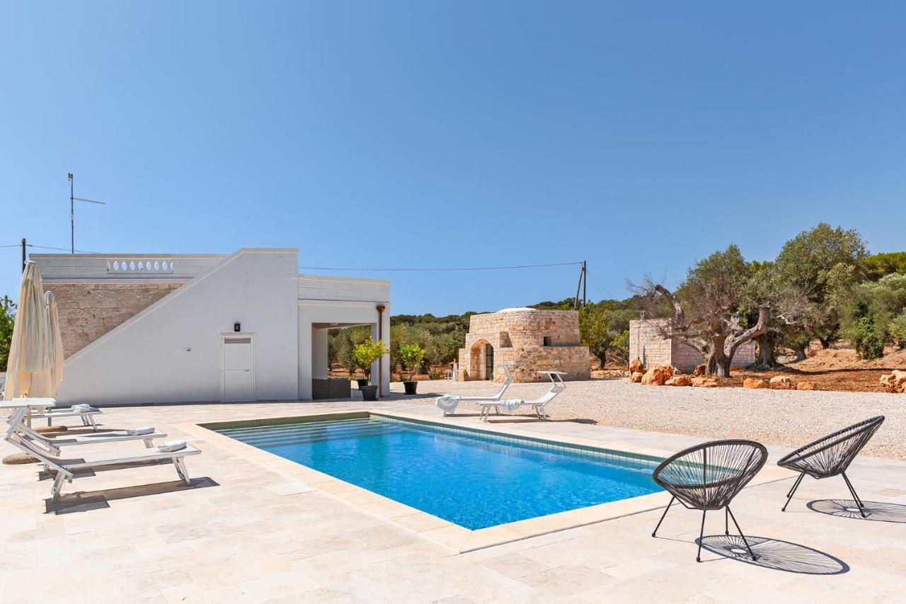 Vilaa Isa Beautiful Villa And Trullo In Ostuni Exterior foto