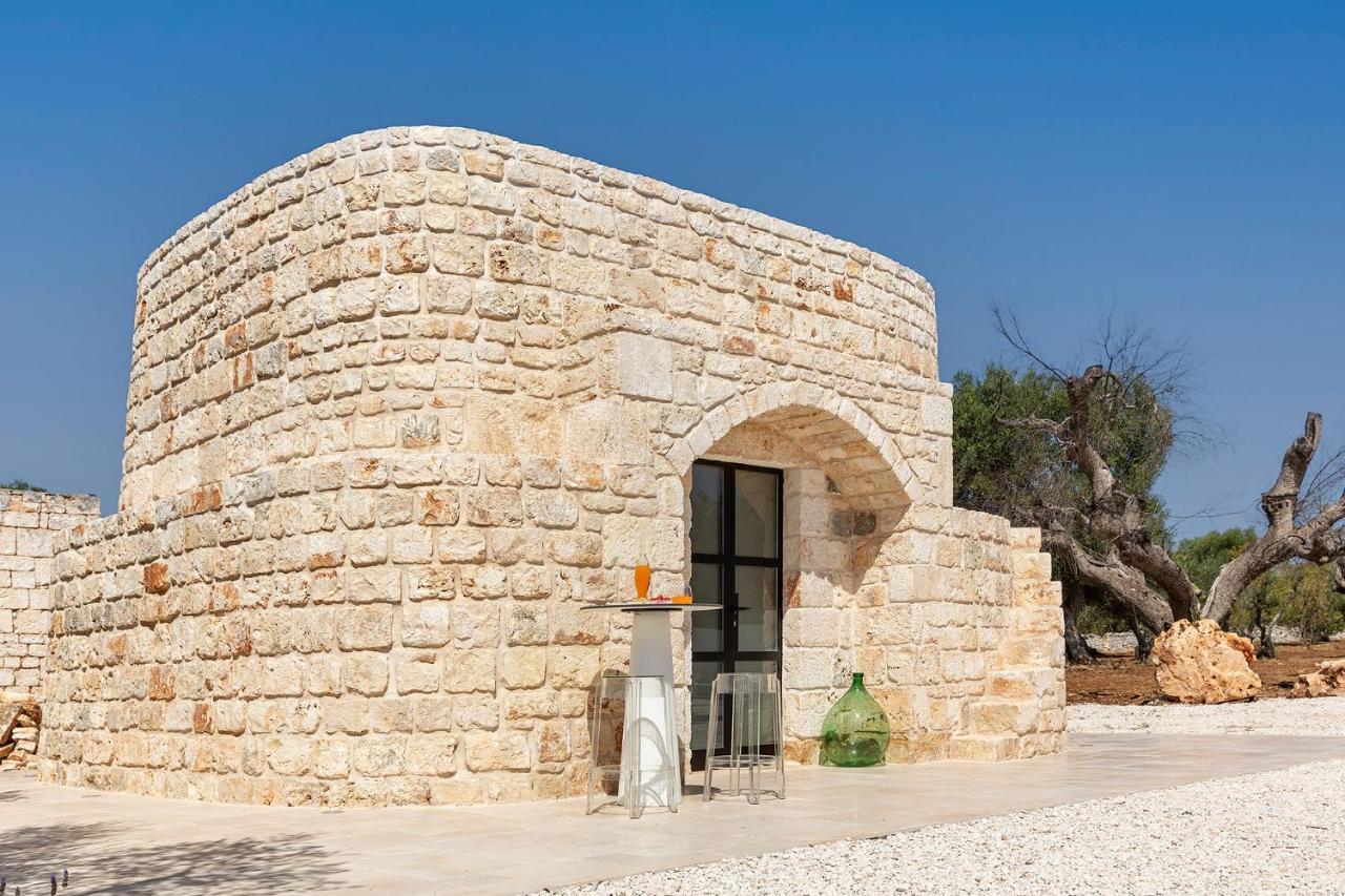 Vilaa Isa Beautiful Villa And Trullo In Ostuni Exterior foto