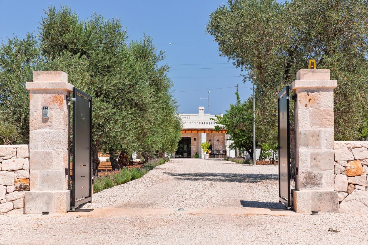 Vilaa Isa Beautiful Villa And Trullo In Ostuni Exterior foto
